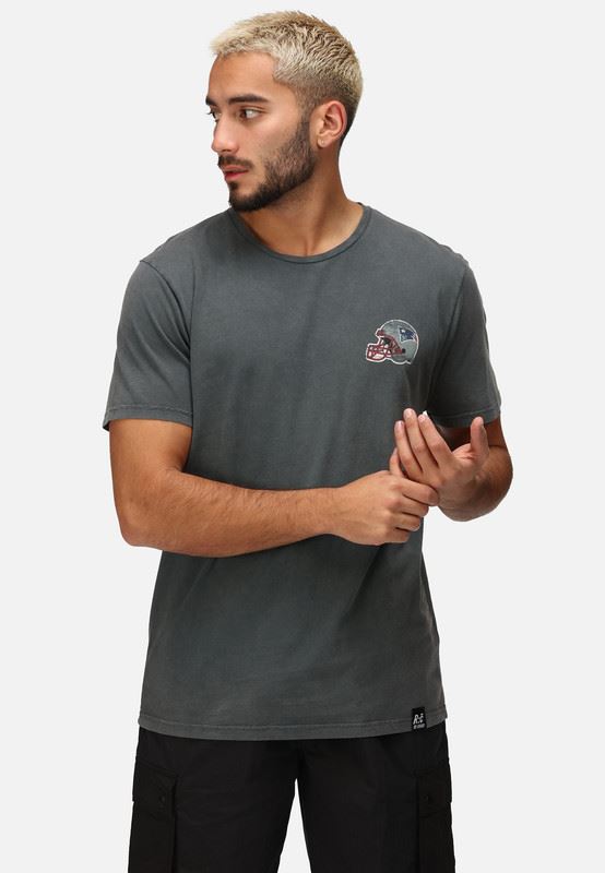 Recovered Men NFL T-shirt New England Patriots Cotton Short Sleeve Crew Neck Tee Black