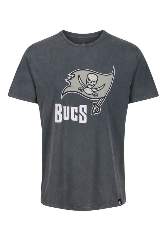 Recovered Men's NFL Tampa Bay Buccaneers (BUCCS) T-Shirt - Washed Black